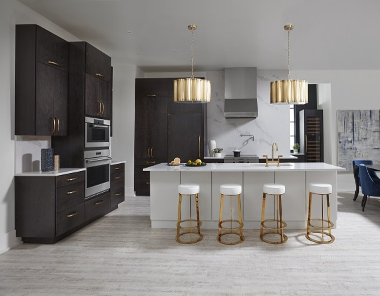 https://columbuscabinetscity.com/wp-content/uploads/2020/11/Custom_Kitchen_Cabinets_770x600.png